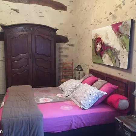 Granal Oda ve Kahvaltı Saint-Julien-Gaulene